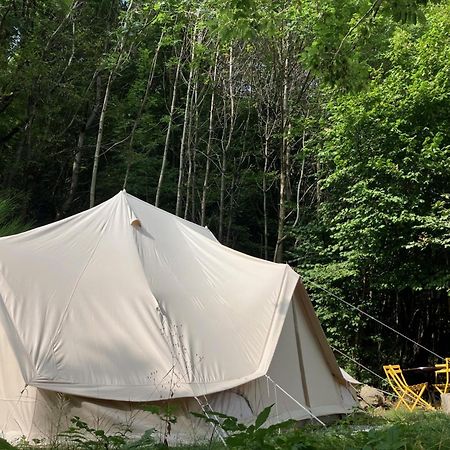 Burzet Grande Tente Tipi En Pleine Foret מראה חיצוני תמונה