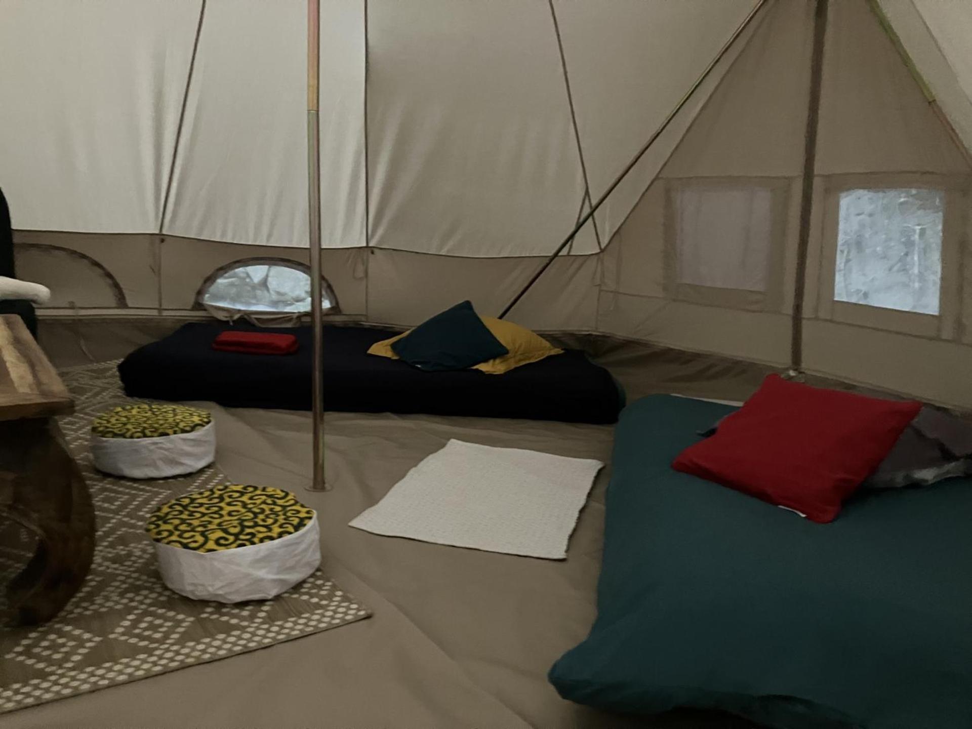 Burzet Grande Tente Tipi En Pleine Foret מראה חיצוני תמונה